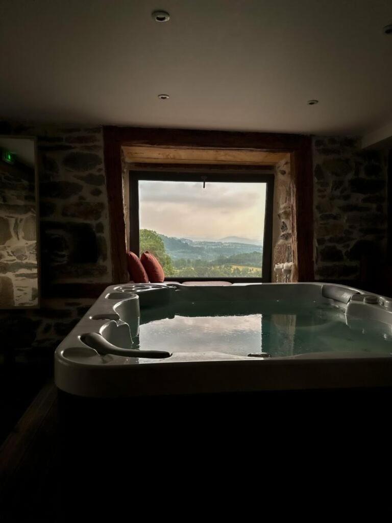 Saint-Julien-Chapteuil La Ferme Du Bien-Etre Bed & Breakfast エクステリア 写真